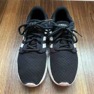 Adidas size 7 sneakers. EUC!